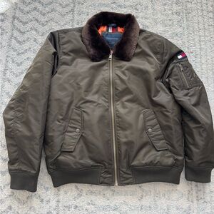Tommy Hilfiger bomber jacket, XL, wind- and water resistant.